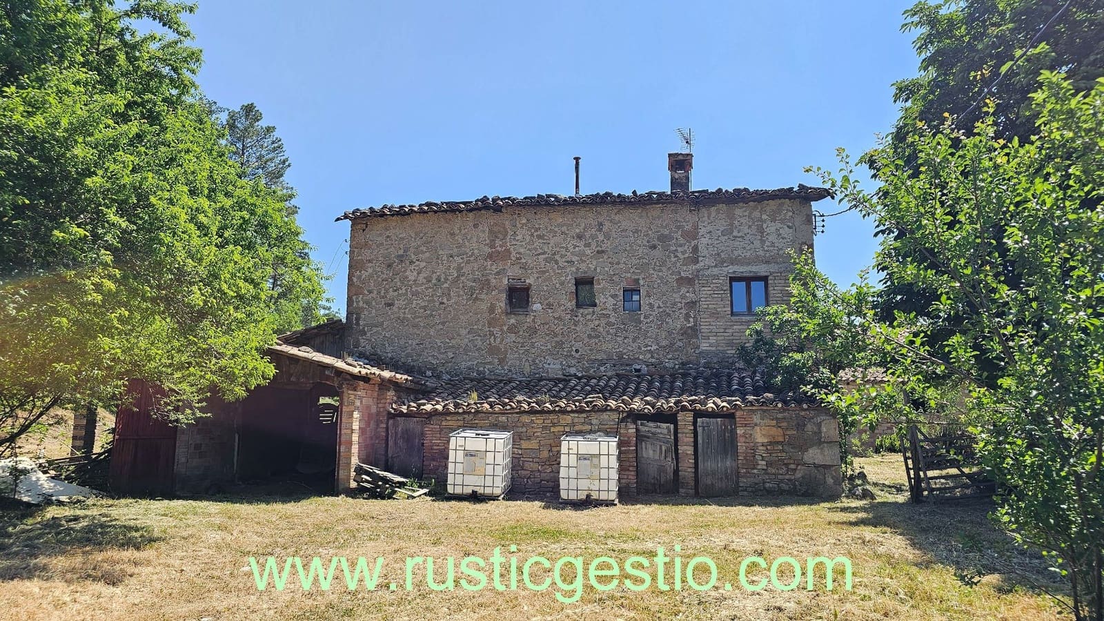 5 soveværelse Finca/Landehus til salg i Guixers med garage - € 425.000 (Ref: 9168647)