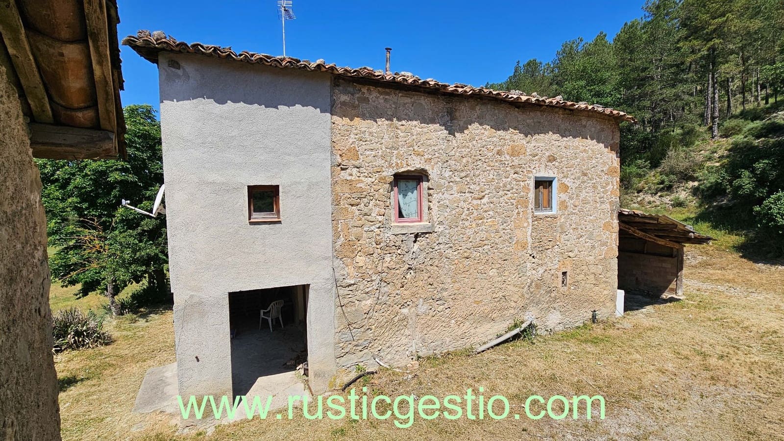 5 soveværelse Finca/Landehus til salg i Guixers med garage - € 425.000 (Ref: 9168647)