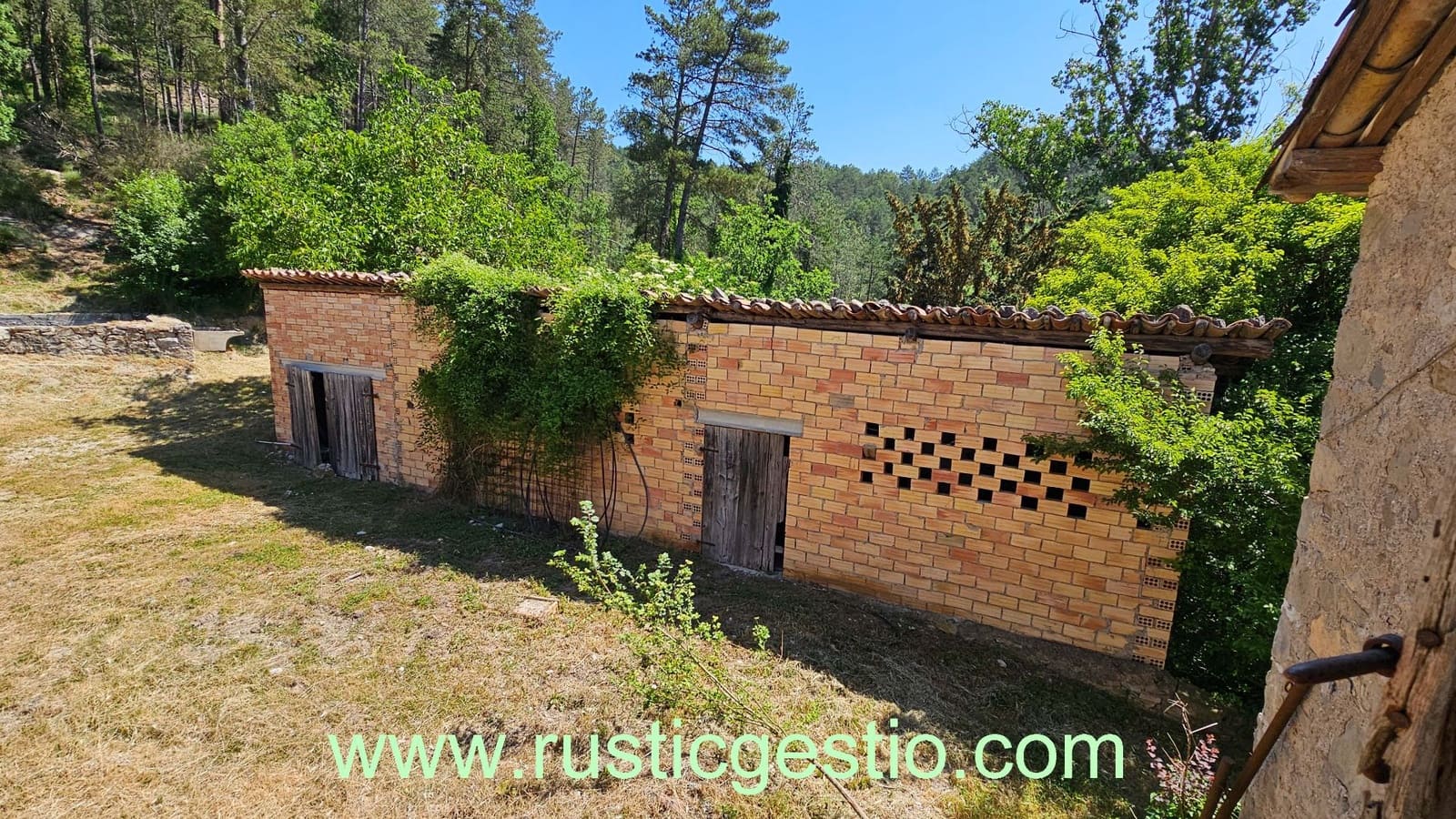 5 soveværelse Finca/Landehus til salg i Guixers med garage - € 425.000 (Ref: 9168647)