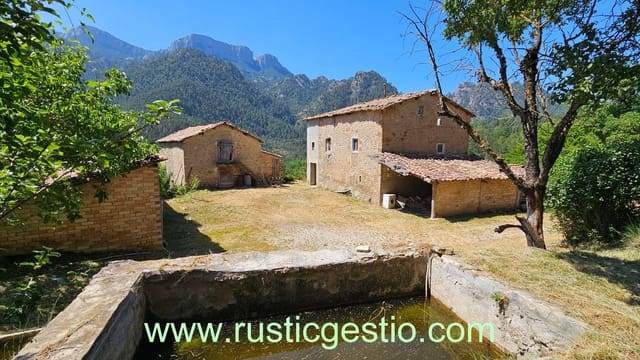 5 bedroom Finca/Country House for sale in Guixers with garage - € 425,000 (Ref: 9168647)