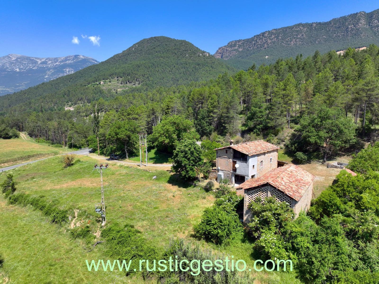 5 soveværelse Finca/Landehus til salg i Guixers med garage - € 425.000 (Ref: 9168647)