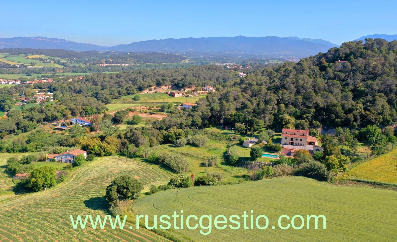 6 soveværelse Finca/Landehus til salg i La Roca del Valles med swimmingpool garage - € 795.000 (Ref: 9168649)