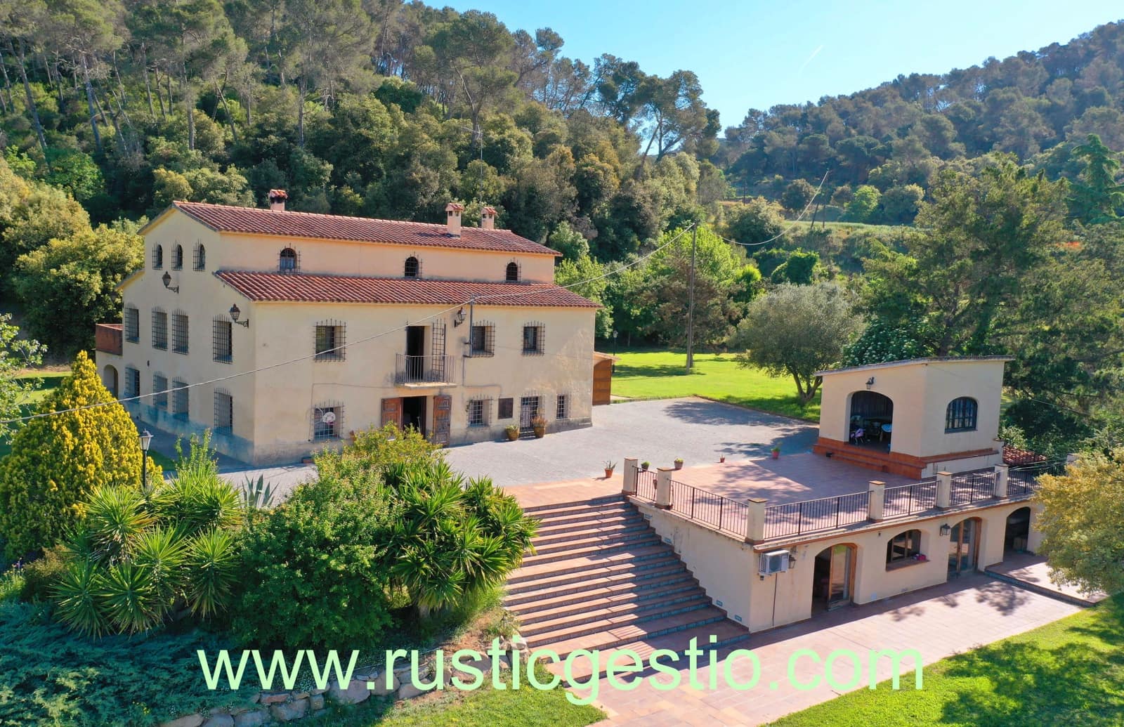 6 soveværelse Finca/Landehus til salg i La Roca del Valles med swimmingpool garage - € 795.000 (Ref: 9168649)