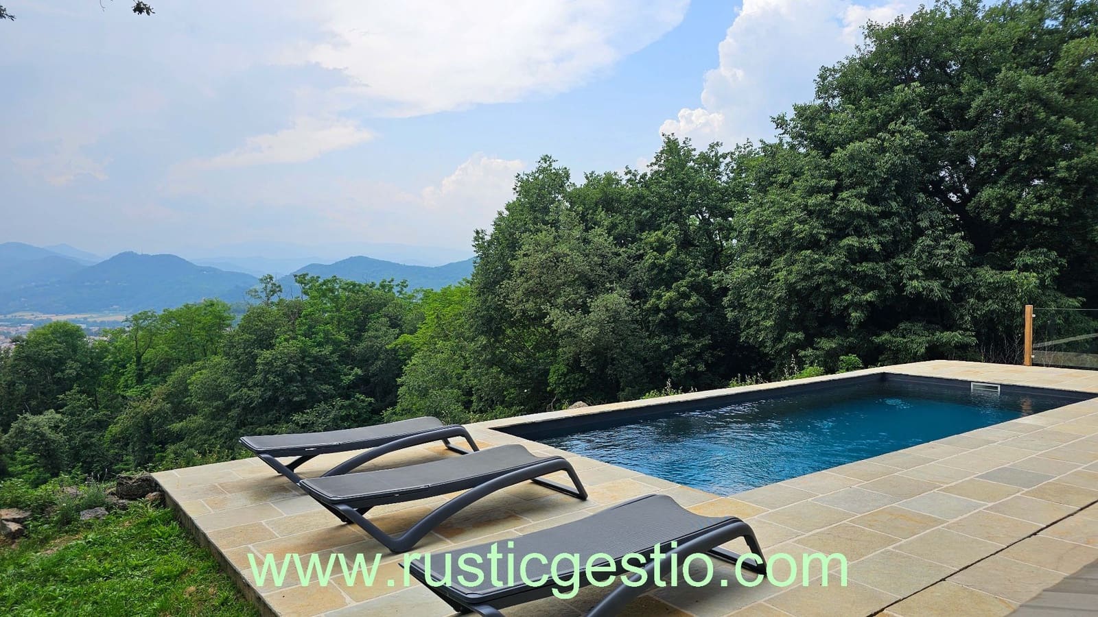 8 soveværelse Finca/Landehus til salg i Olot med swimmingpool garage - € 1.050.000 (Ref: 9168650)