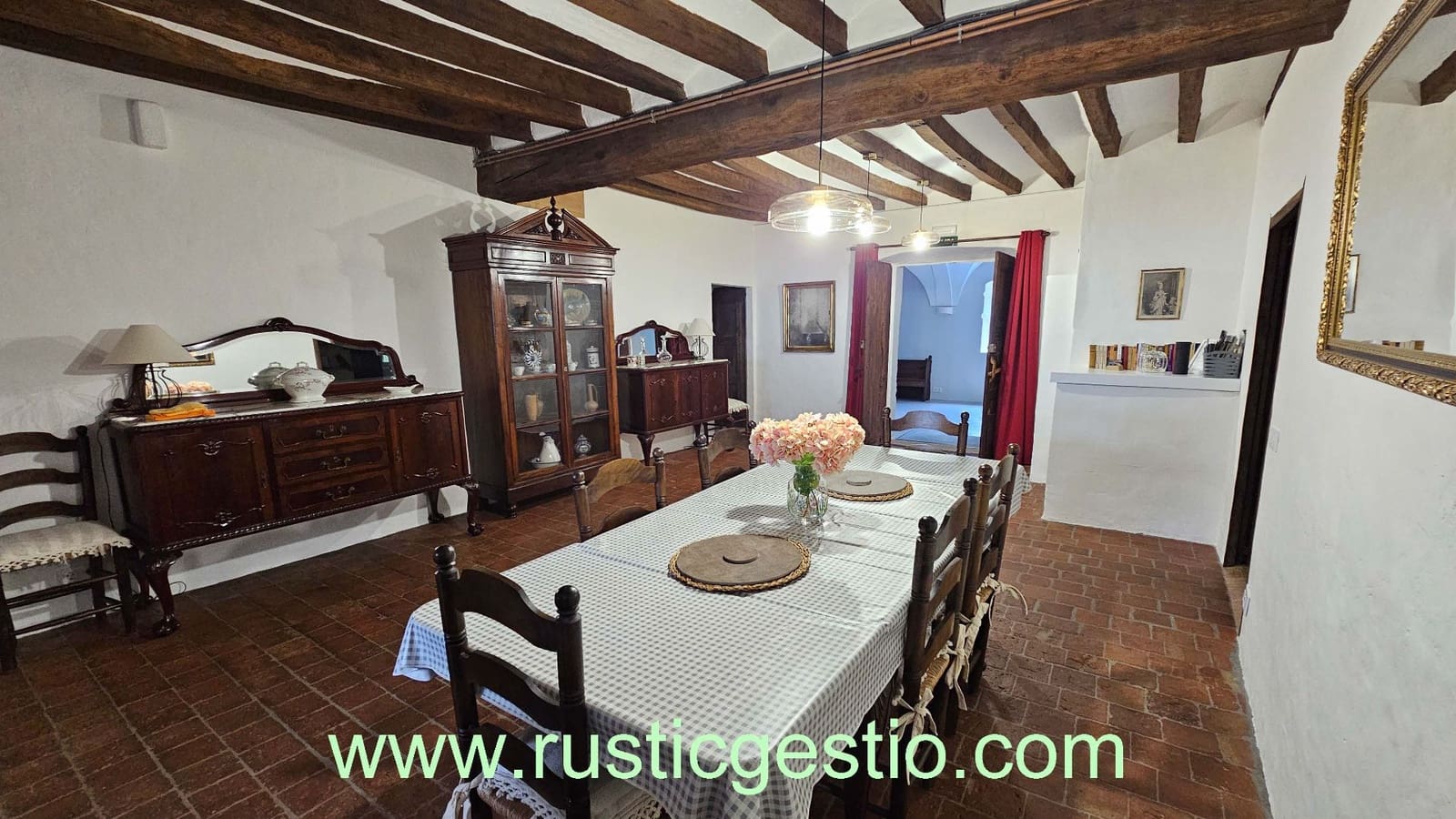 8 soveværelse Finca/Landehus til salg i Olot med swimmingpool garage - € 1.050.000 (Ref: 9168650)