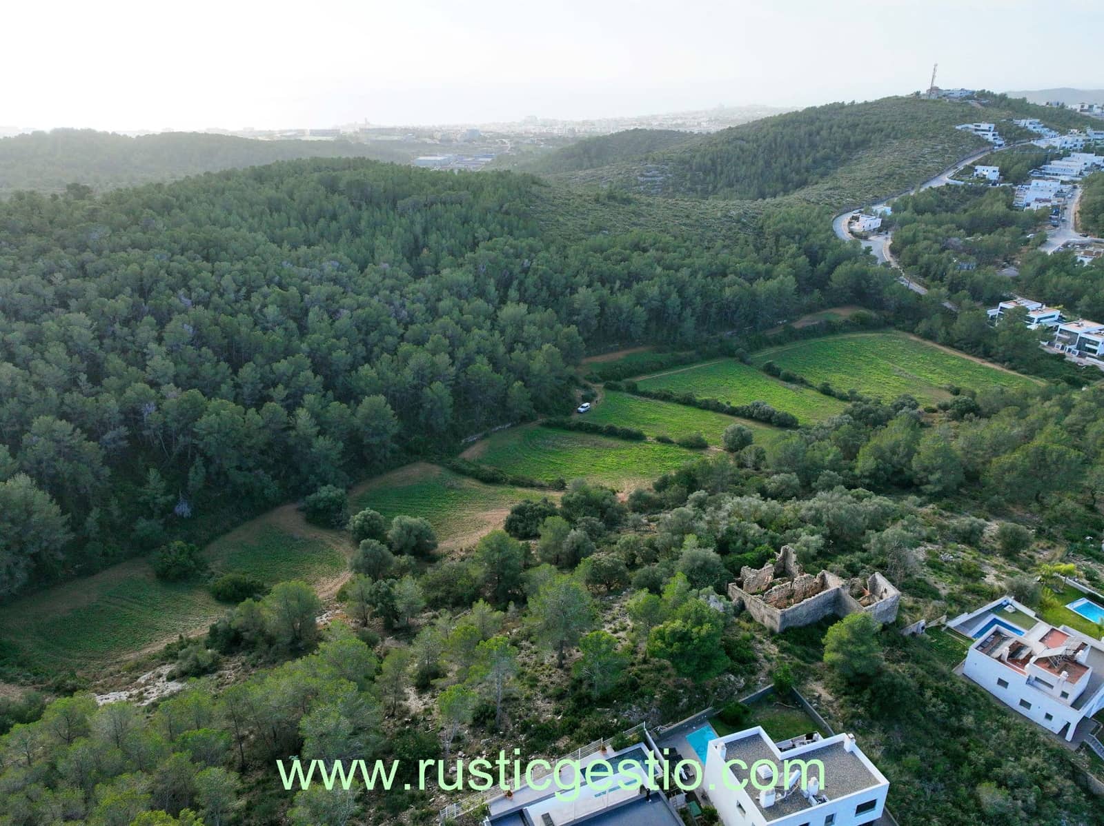 Finca/Landehus til salg i Sant Pere de Ribes - € 699.000 (Ref: 9168651)