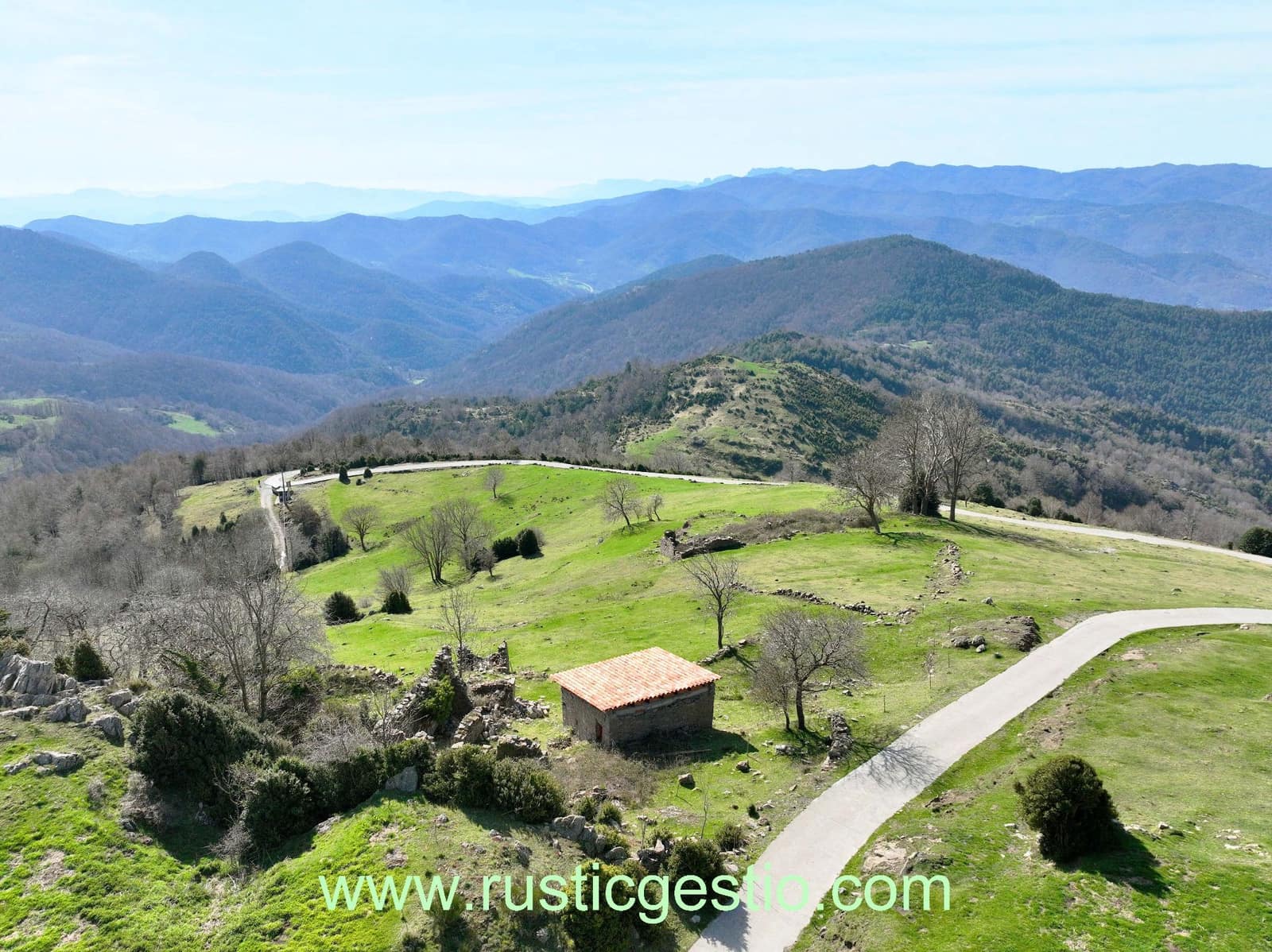 Ruin til salg i Ogassa - € 295.000 (Ref: 9168658)