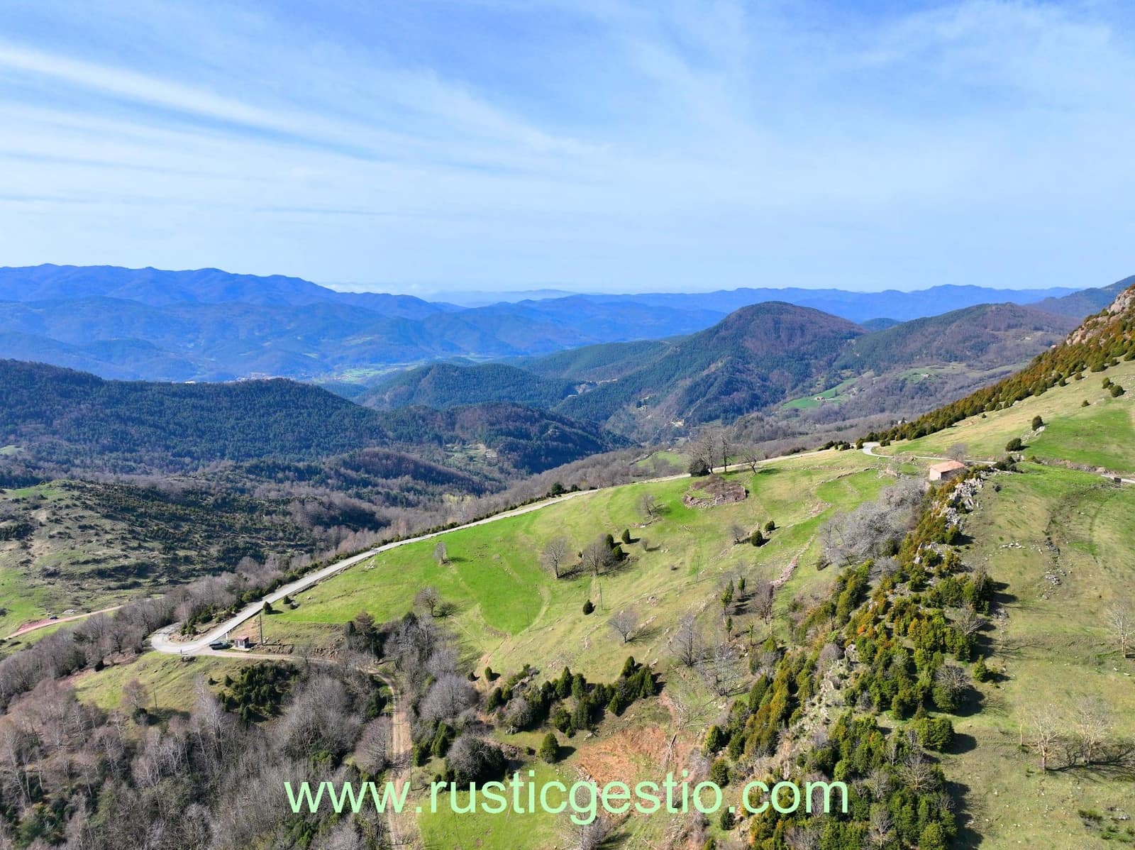 Ruin til salg i Ogassa - € 295.000 (Ref: 9168658)