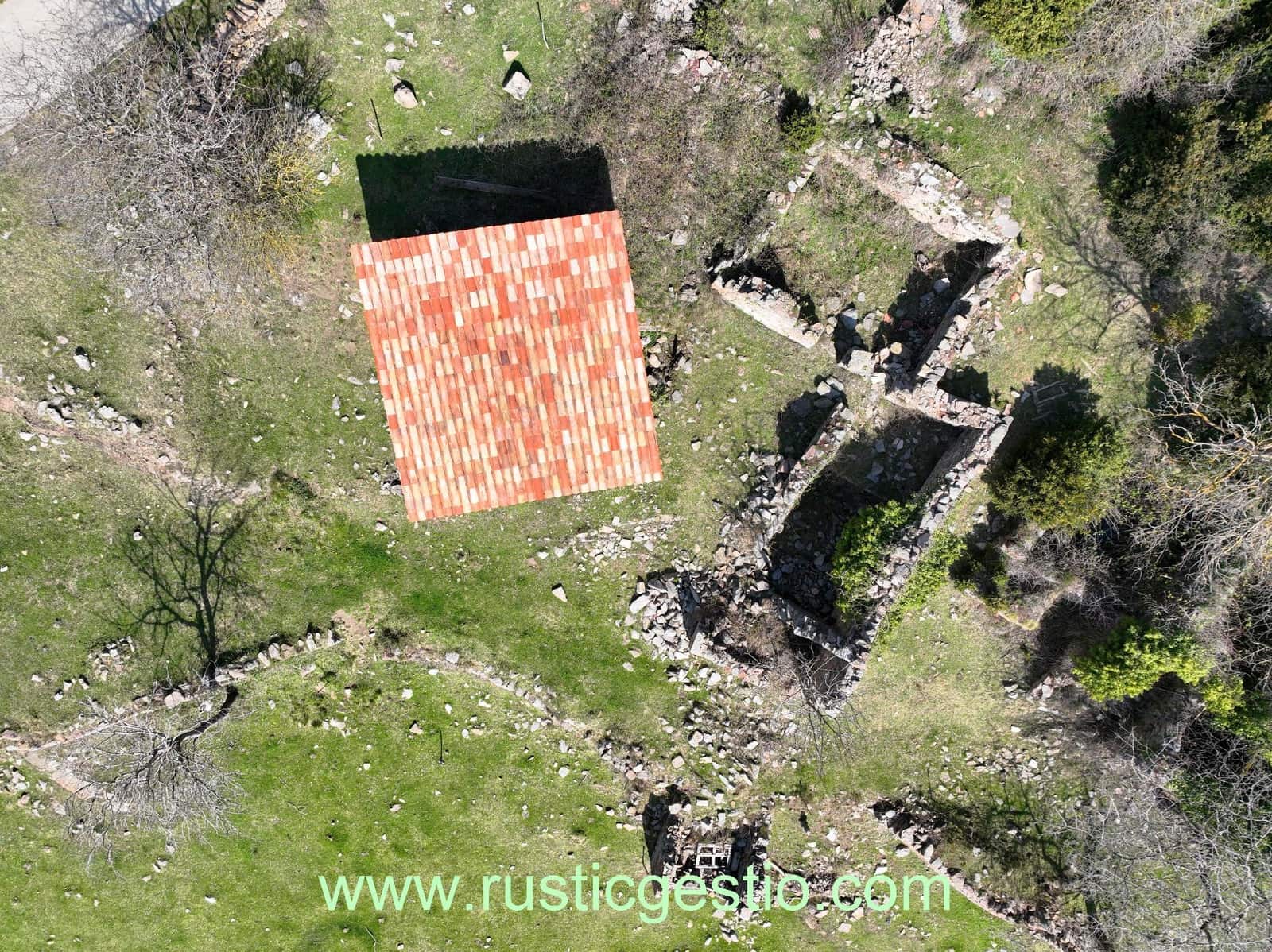 Ruin til salg i Ogassa - € 295.000 (Ref: 9168658)