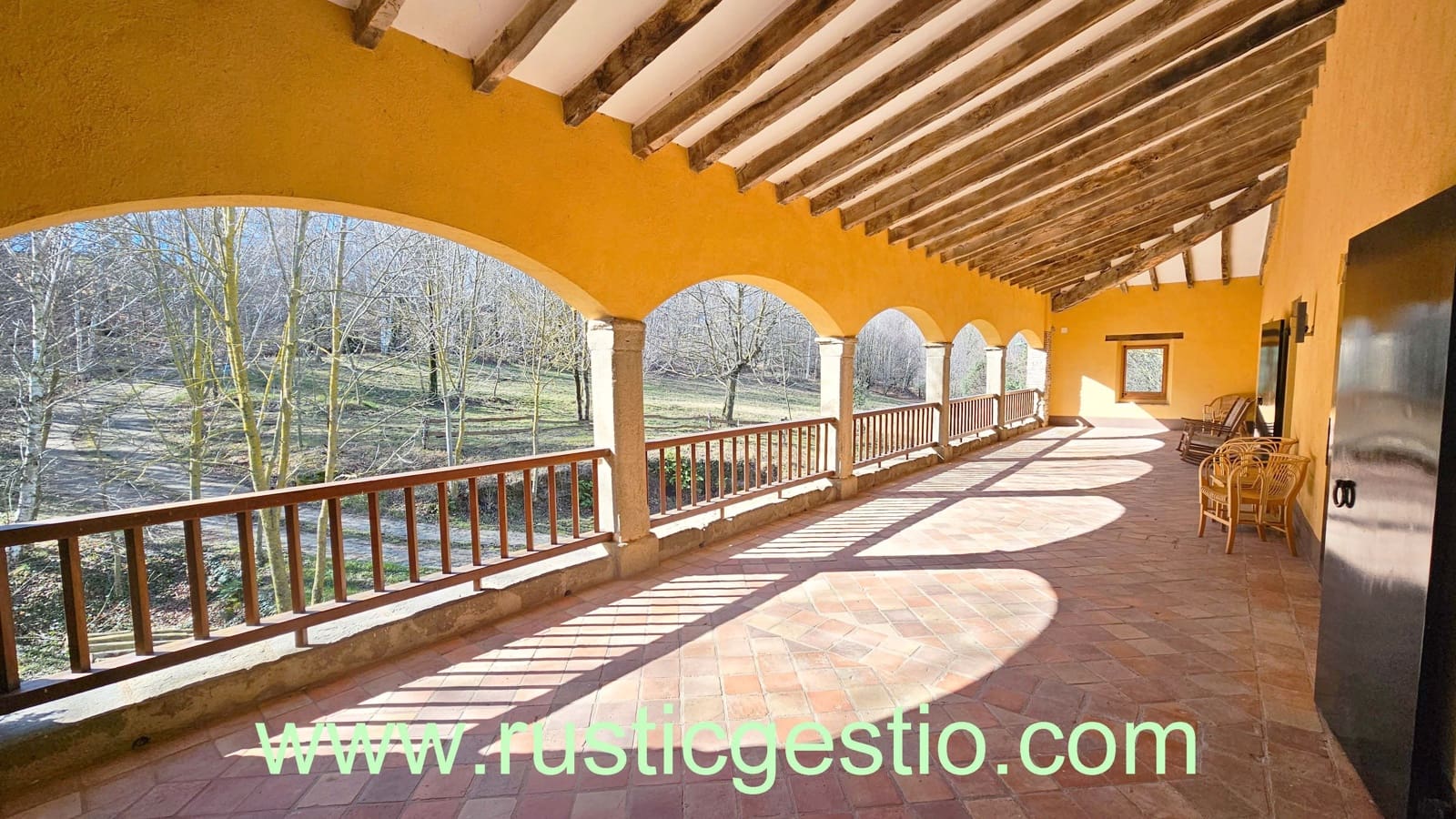 8 soveværelse Finca/Landehus til salg i La Vall d'en Bas med swimmingpool garage - € 1.290.000 (Ref: 9168660)