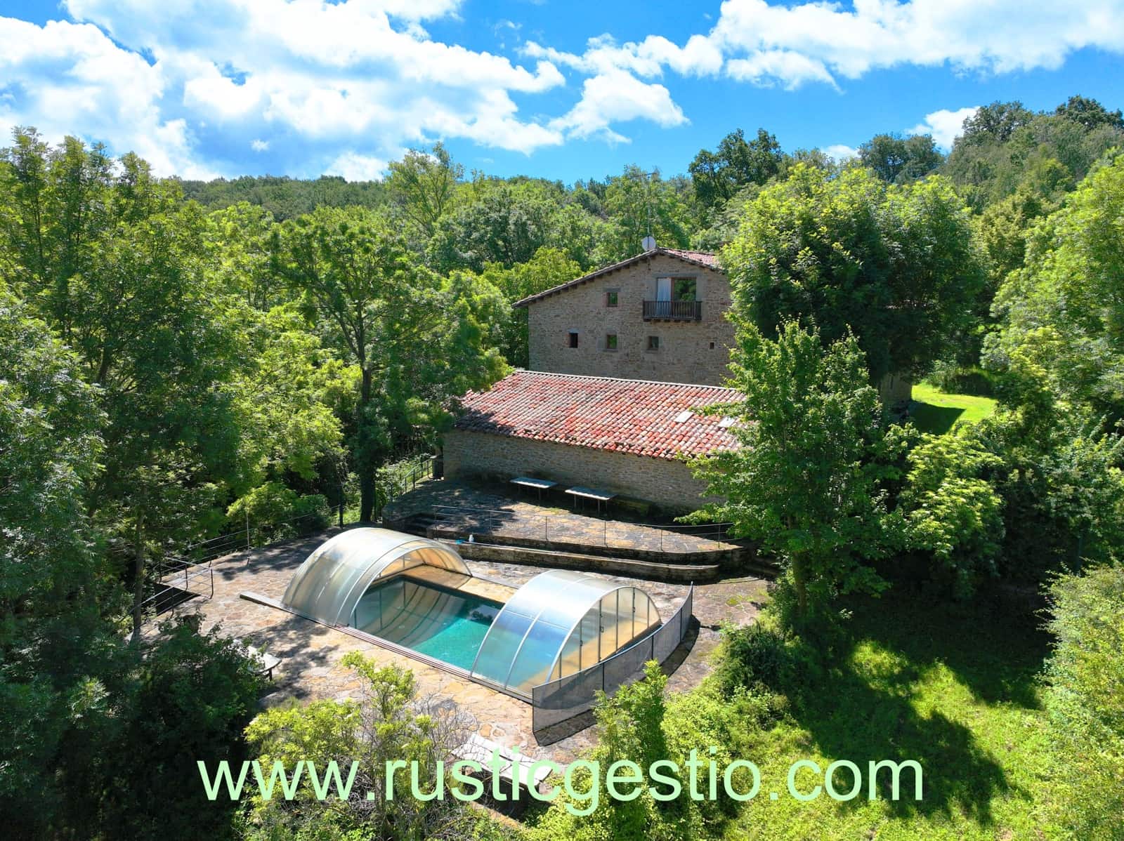 8 soveværelse Finca/Landehus til salg i La Vall d'en Bas med swimmingpool garage - € 1.290.000 (Ref: 9168660)
