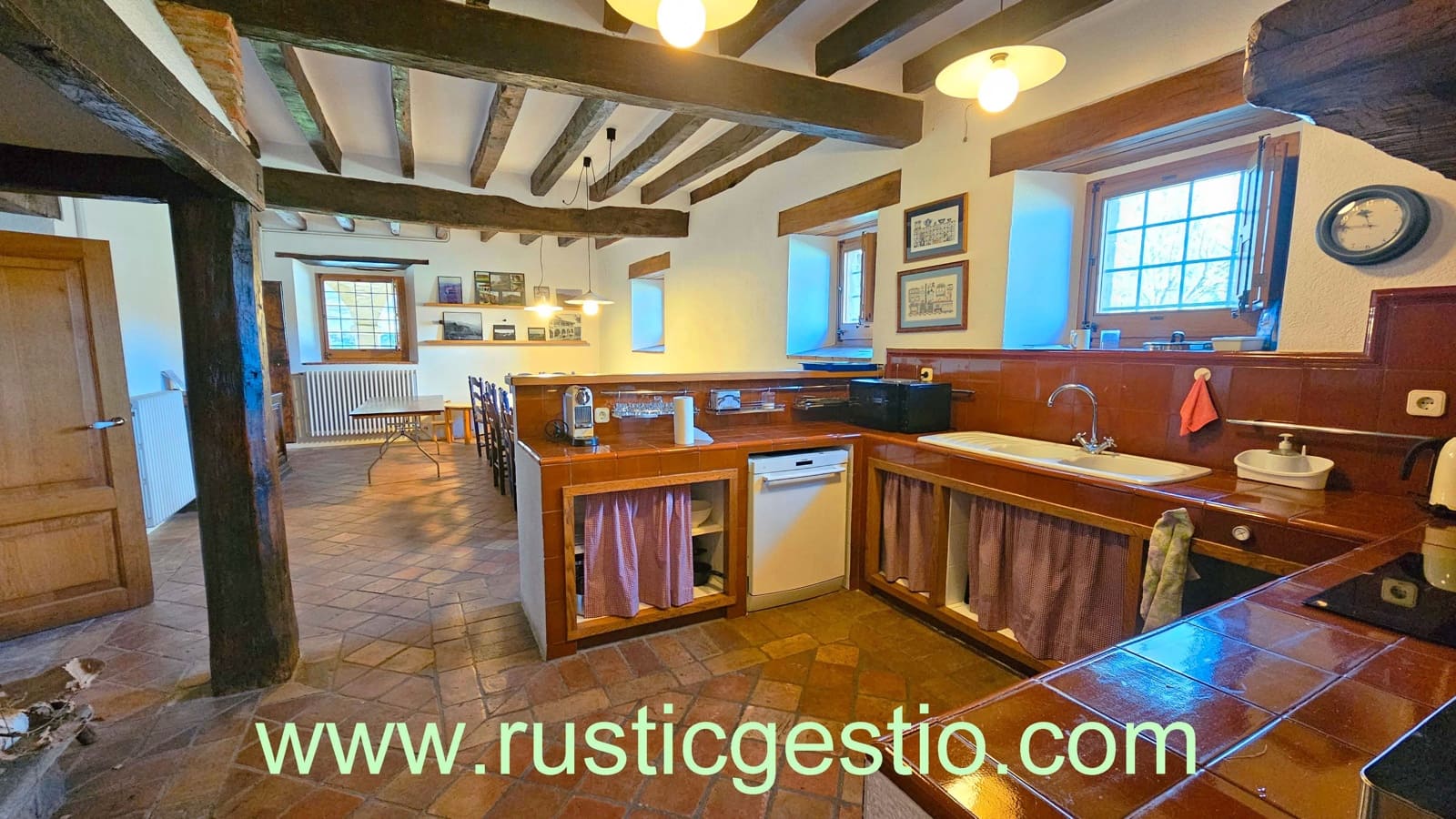 8 soveværelse Finca/Landehus til salg i La Vall d'en Bas med swimmingpool garage - € 1.290.000 (Ref: 9168660)