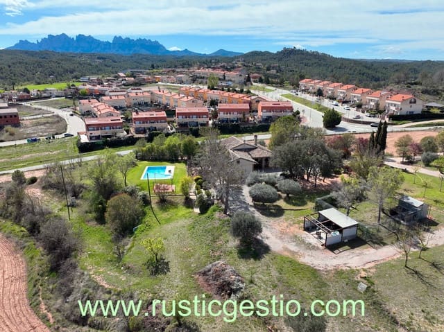 3 slaapkamer Finca/Landhuis te koop in Sant Salvador de Guardiola met zwembad - € 675.000 (Ref: 9168663)