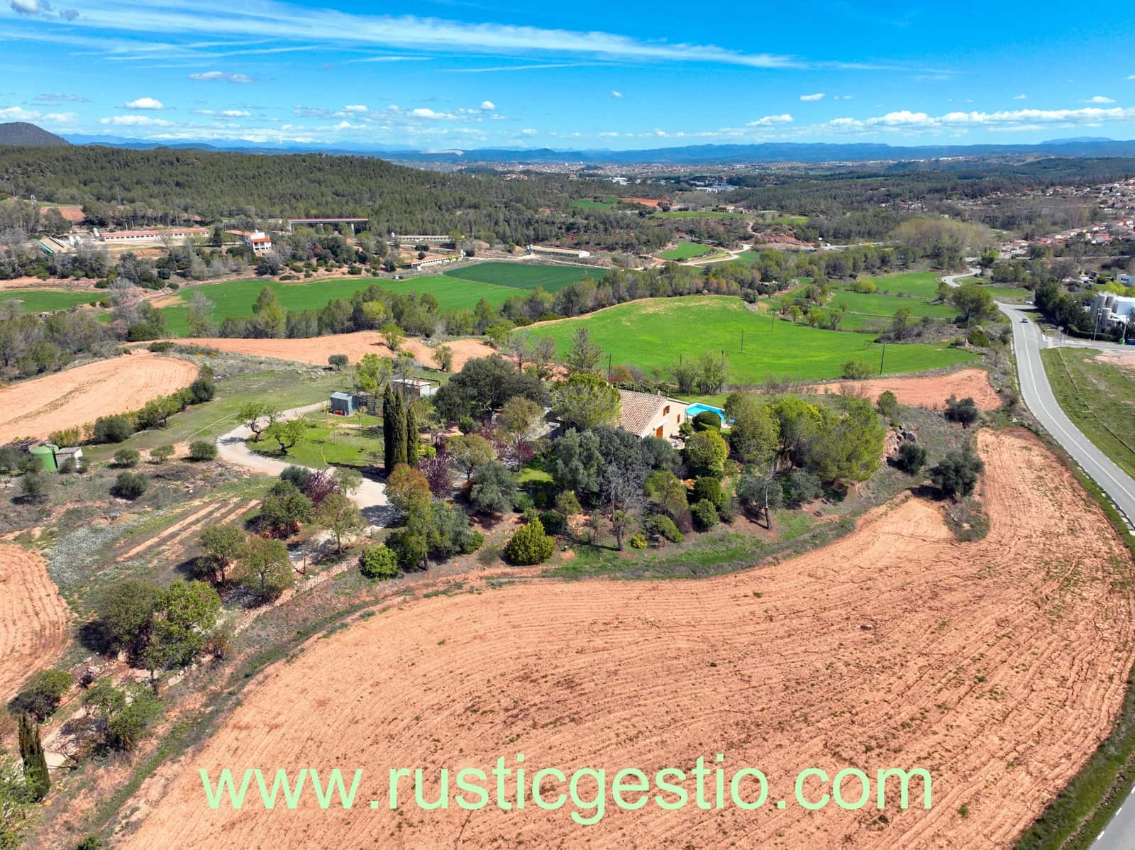 3 sypialnia Finka/Dom wiejski na sprzedaż w Sant Salvador de Guardiola z basenem - 675 000 € (Ref: 9168663)