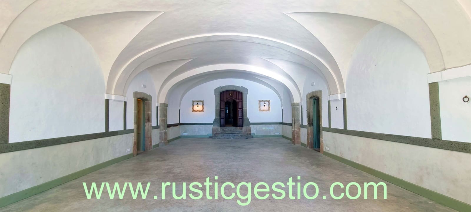 12 chambre Finca/Maison de Campagne à vendre à Vidra - 2 340 000 € (Ref: 9168664)