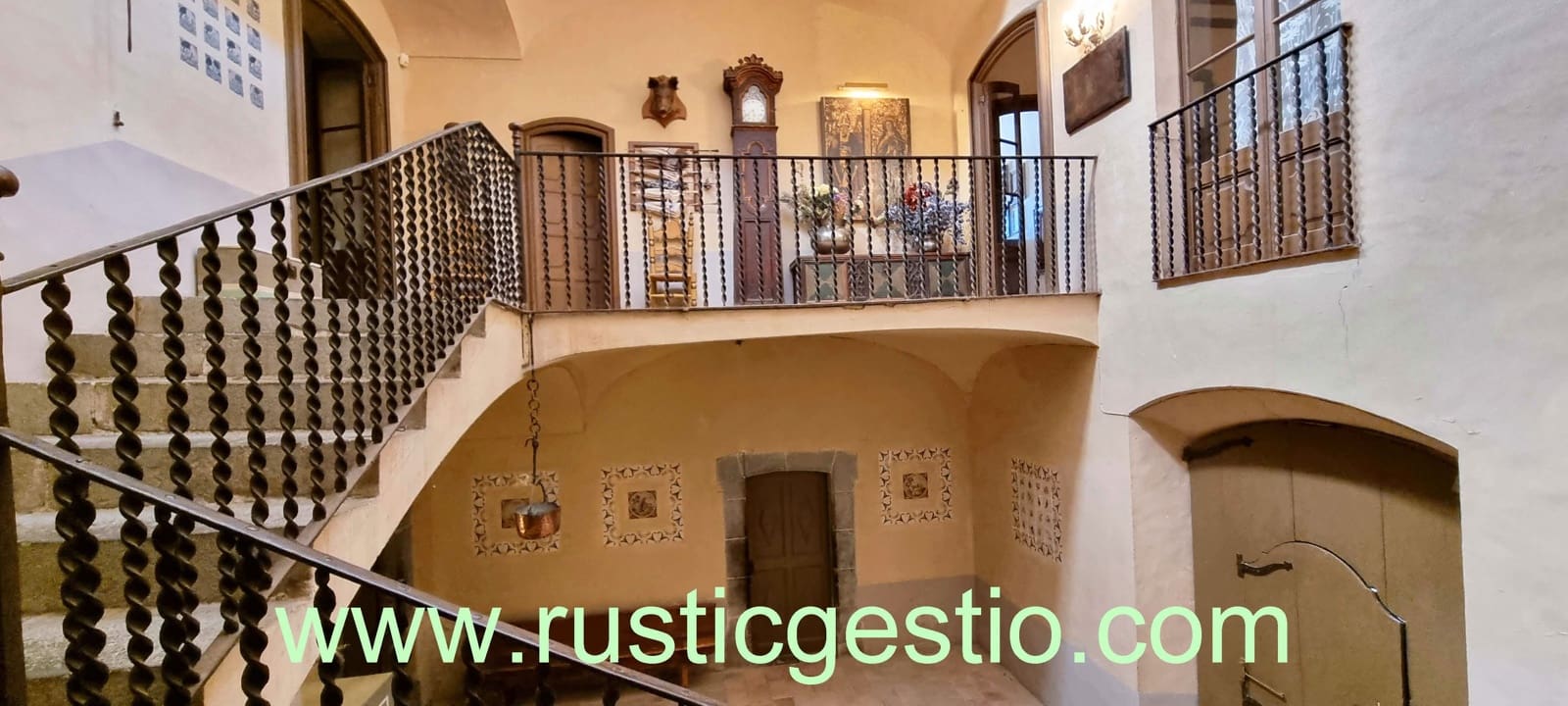 12 chambre Finca/Maison de Campagne à vendre à Vidra - 2 340 000 € (Ref: 9168664)