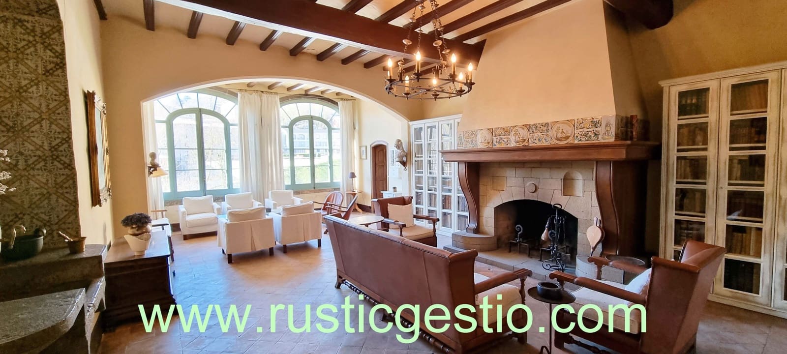 12 chambre Finca/Maison de Campagne à vendre à Vidra - 2 340 000 € (Ref: 9168664)