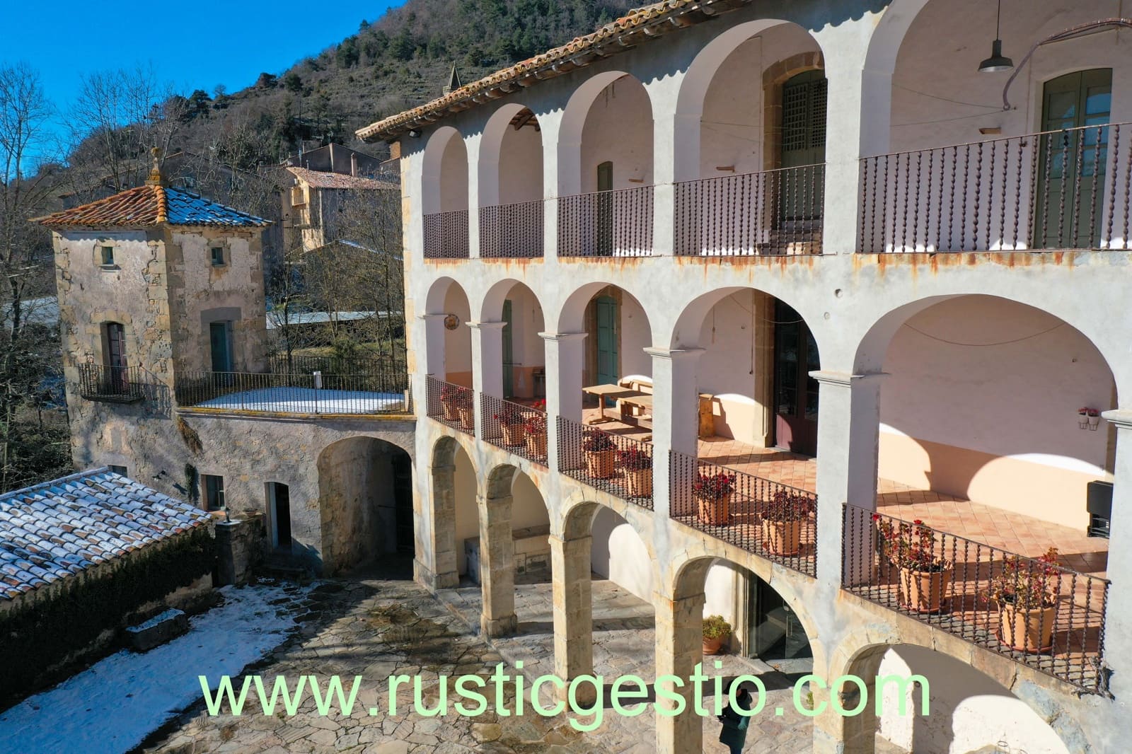 12 chambre Finca/Maison de Campagne à vendre à Vidra - 2 340 000 € (Ref: 9168664)