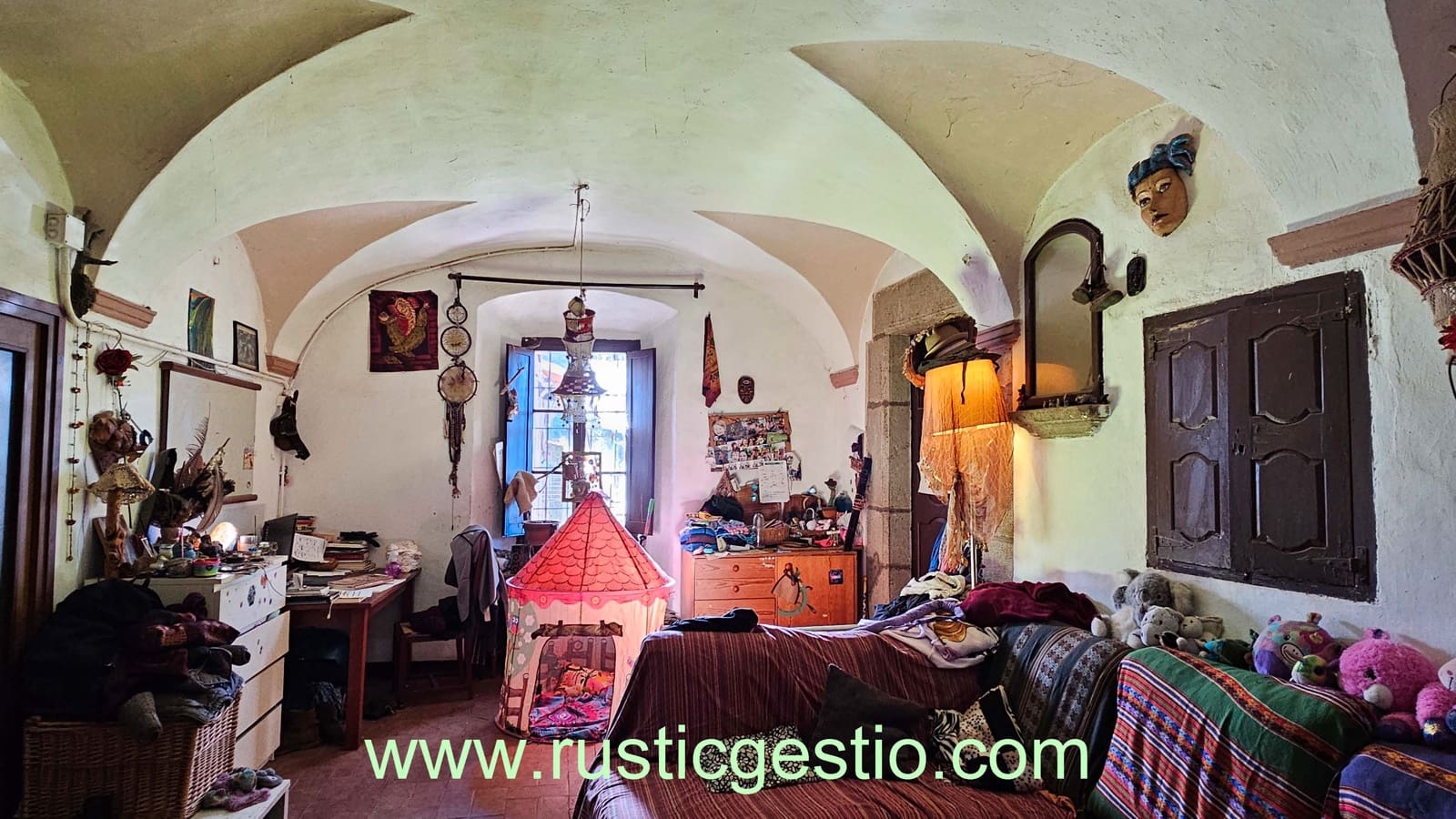 4 soveværelse Finca/Landehus til salg i Santa Pau med garage - € 590.000 (Ref: 9168671)