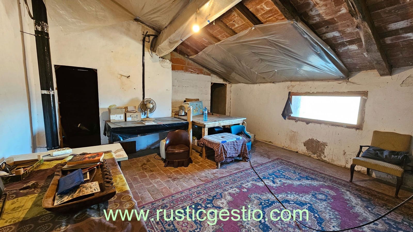 4 soveværelse Finca/Landehus til salg i Santa Pau med garage - € 590.000 (Ref: 9168671)