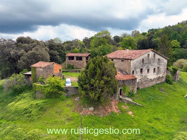 4 sypialnia Finka/Dom wiejski na sprzedaż w Santa Pau z garażem - 590 000 € (Ref: 9168671)