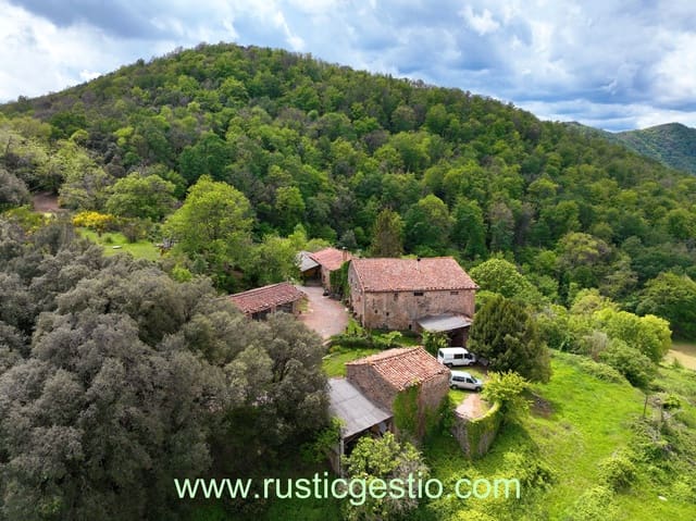4 sypialnia Finka/Dom wiejski na sprzedaż w Santa Pau z garażem - 590 000 € (Ref: 9168671)