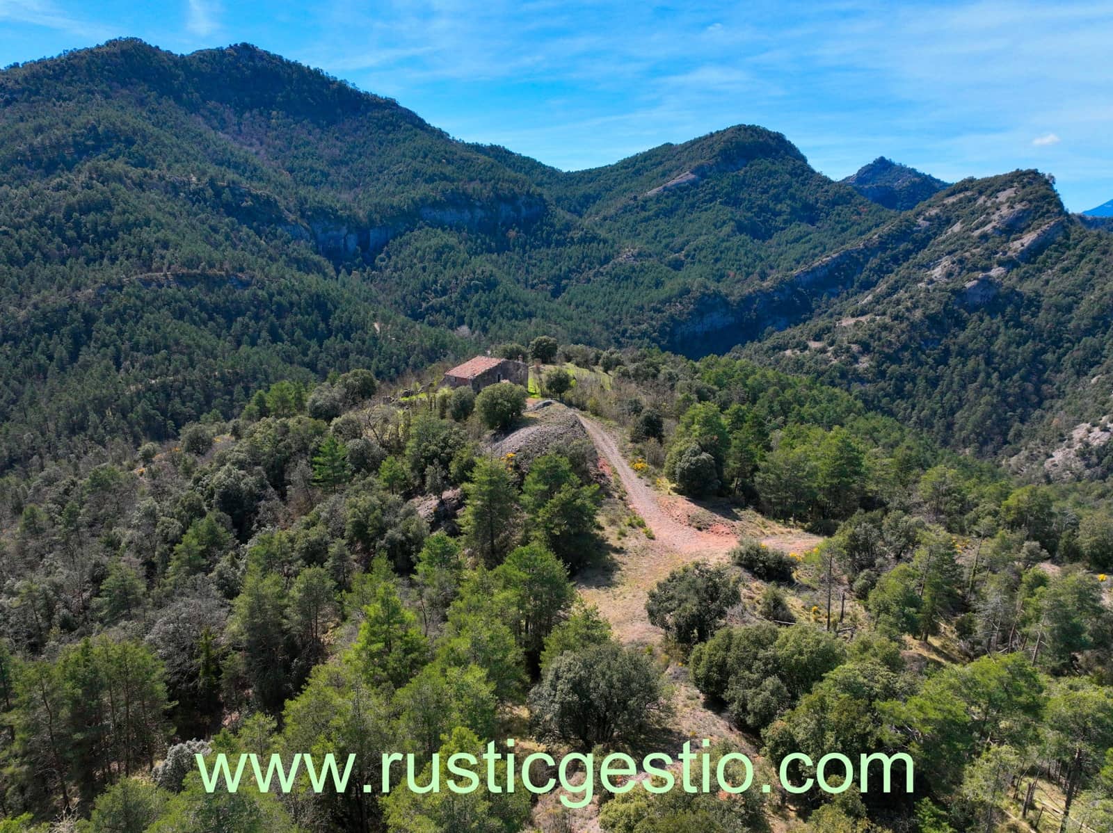 6 bedroom Finca/Country House for sale in Borreda - € 395,000 (Ref: 9168678)