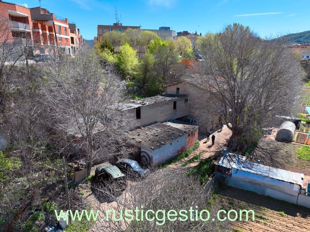 6 slaapkamer Finca/Landhuis te koop in Vilanova del Camí met garage - € 200.000 (Ref: 9168679)