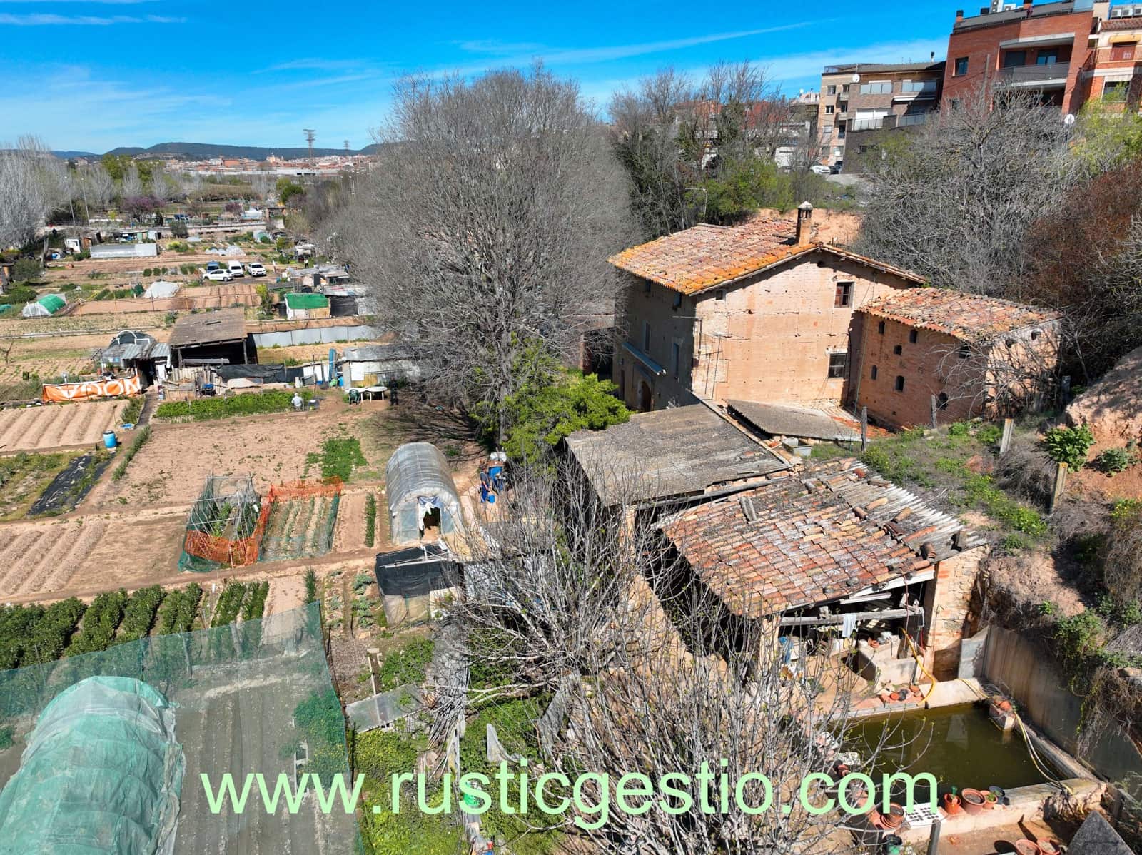 6 soveværelse Finca/Landehus til salg i Vilanova del Cami med garage - € 200.000 (Ref: 9168679)