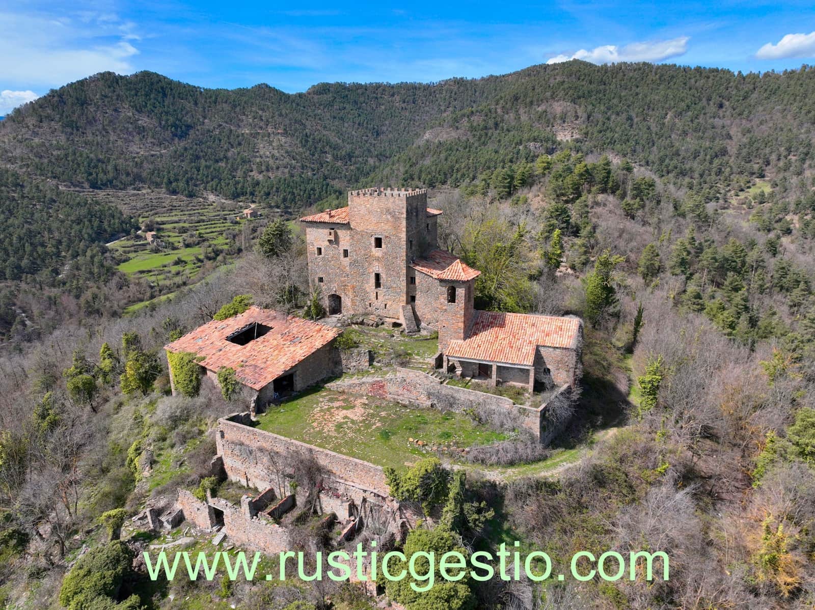 25 soveværelse Finca/Landehus til salg i Les Llosses - € 1.500.000 (Ref: 9168680)