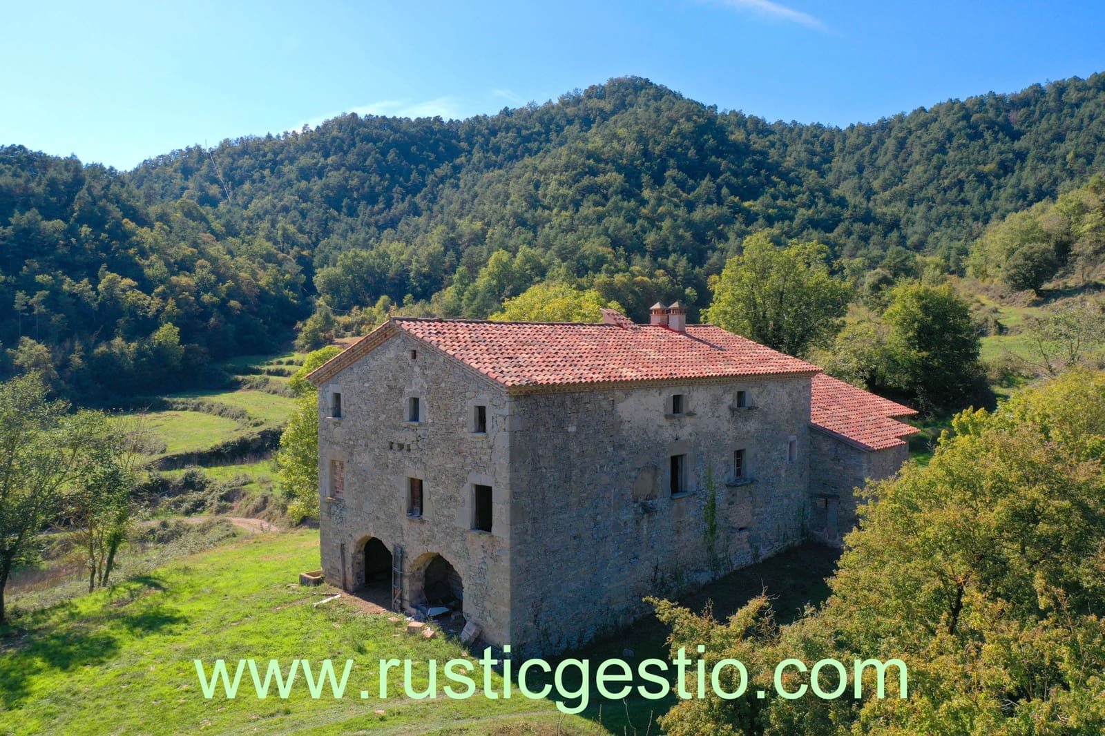 8 soveværelse Finca/Landehus til salg i Les Llosses - € 750.000 (Ref: 9168682)