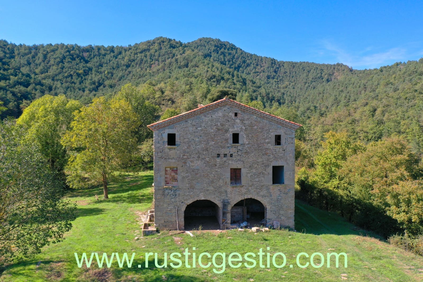 8 soveværelse Finca/Landehus til salg i Les Llosses - € 750.000 (Ref: 9168682)