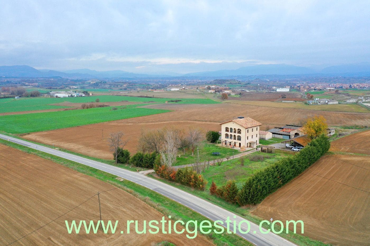 9 soveværelse Finca/Landehus til salg i Vic med garage - € 1.450.000 (Ref: 9168684)