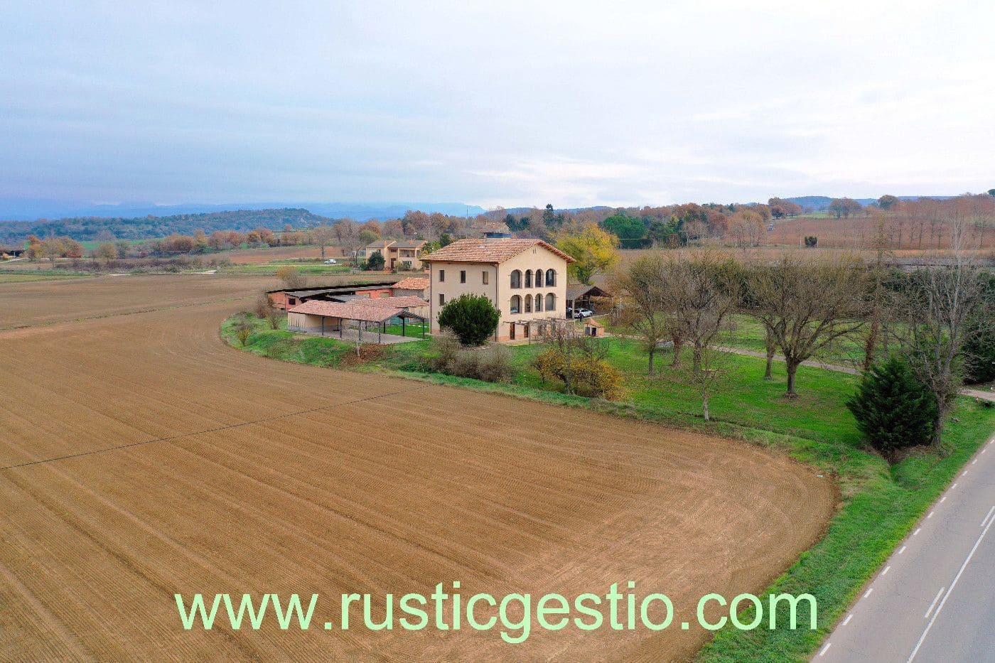 9 soveværelse Finca/Landehus til salg i Vic med garage - € 1.450.000 (Ref: 9168684)