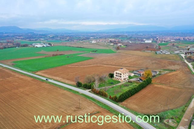 9 chambre Finca/Maison de Campagne à vendre à Vic avec garage - 1 450 000 € (Ref: 9168684)