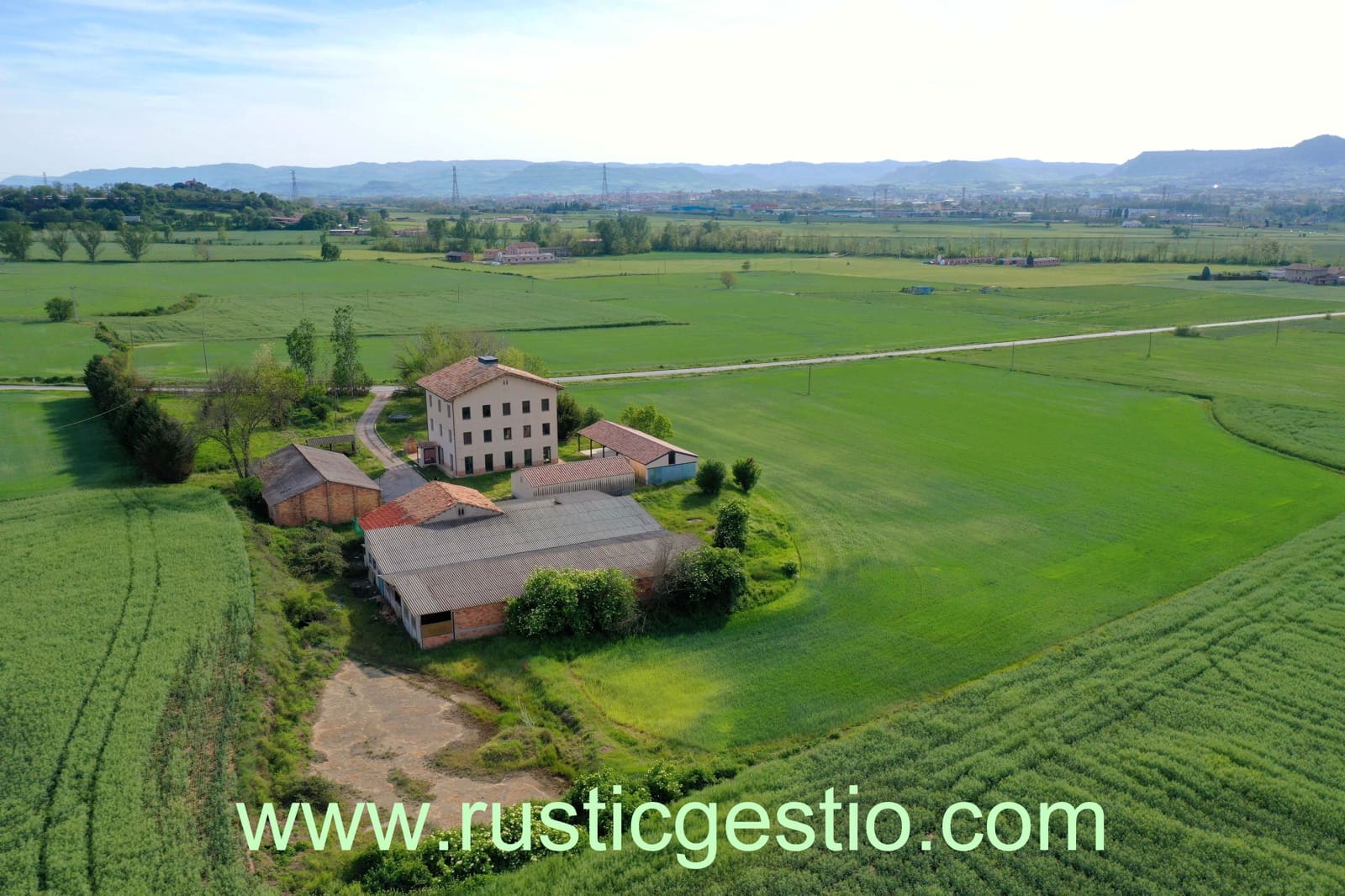 9 soveværelse Finca/Landehus til salg i Vic med garage - € 1.450.000 (Ref: 9168684)