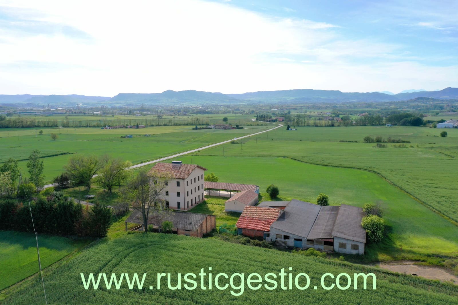 9 soveværelse Finca/Landehus til salg i Vic med garage - € 1.450.000 (Ref: 9168684)