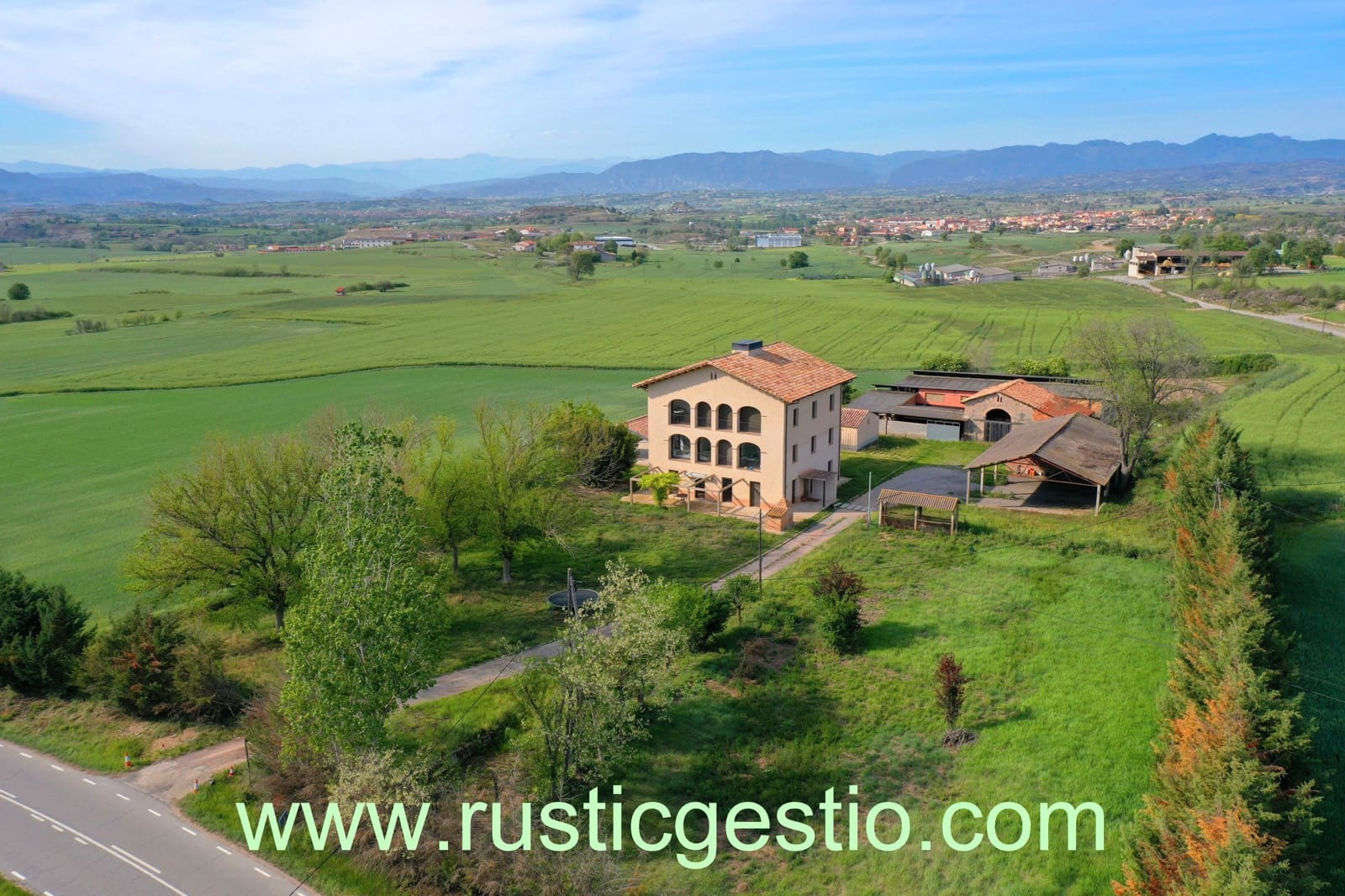 9 soveværelse Finca/Landehus til salg i Vic med garage - € 1.450.000 (Ref: 9168684)