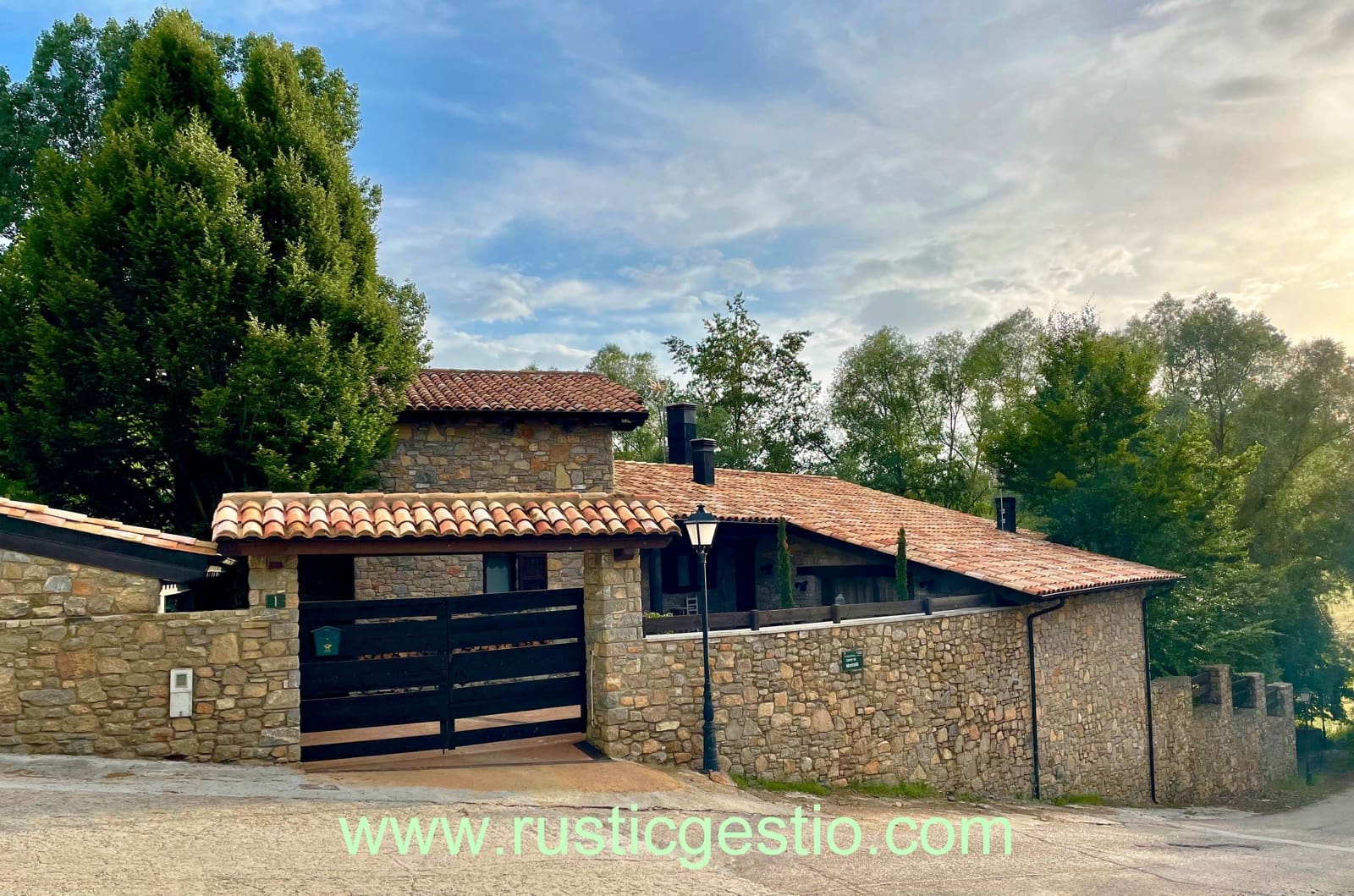 4 sypialnia Finka/Dom wiejski na sprzedaż w Miasto Lleida z garażem - 1 350 000 € (Ref: 9168685)