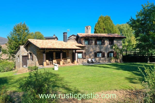 4 bedroom Finca/Country House for sale in Lleida city with garage - € 1,350,000 (Ref: 9168685)