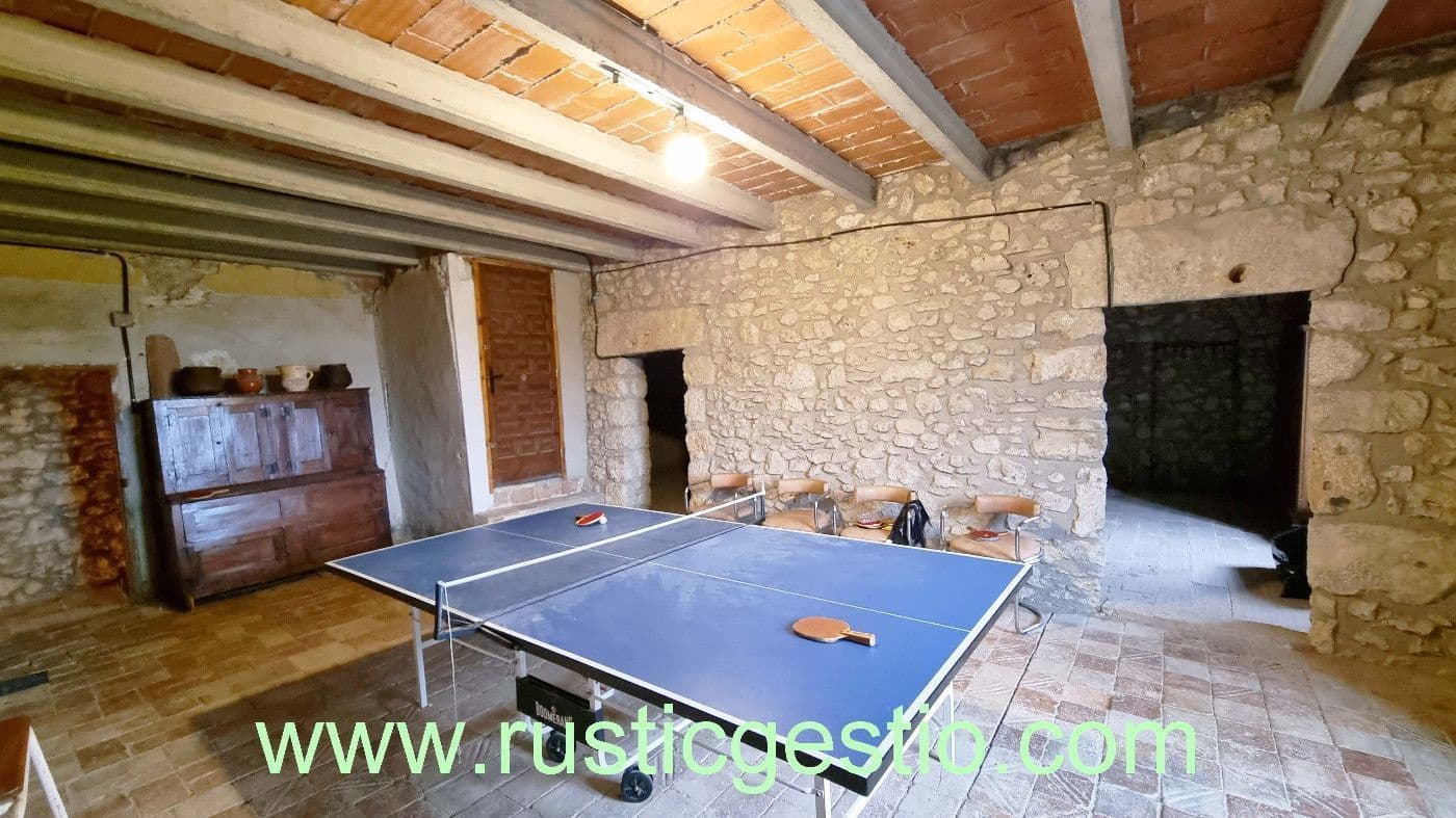 8 soveværelse Finca/Landehus til salg i Porqueres med garage - € 600.000 (Ref: 9168686)