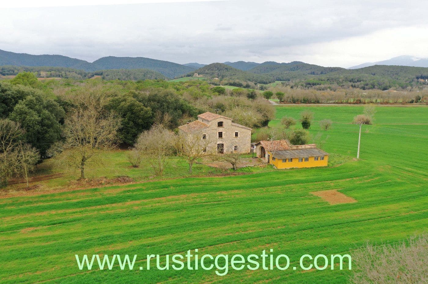 8 soveværelse Finca/Landehus til salg i Porqueres med garage - € 600.000 (Ref: 9168686)