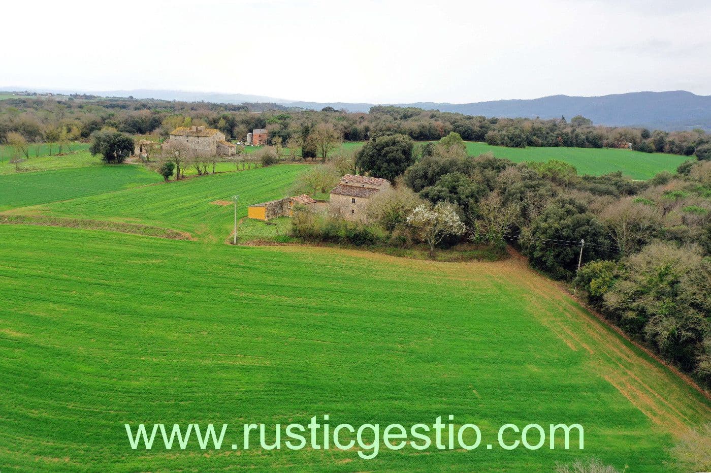 8 soveværelse Finca/Landehus til salg i Porqueres med garage - € 600.000 (Ref: 9168686)