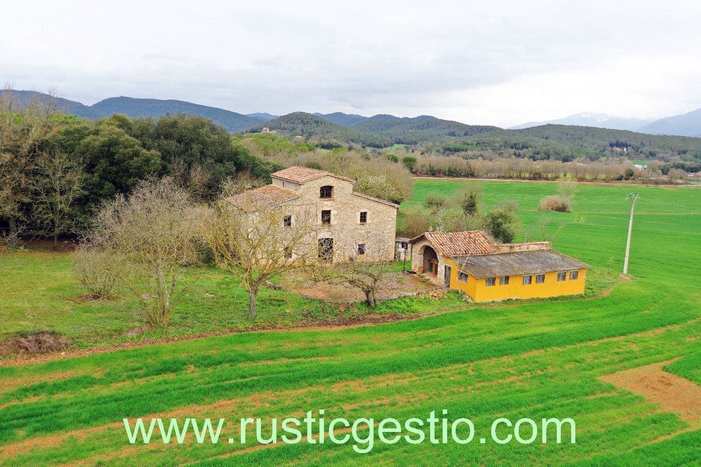 8 soveværelse Finca/Landehus til salg i Porqueres med garage - € 600.000 (Ref: 9168686)