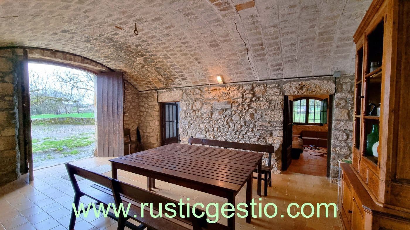 8 soveværelse Finca/Landehus til salg i Porqueres med garage - € 600.000 (Ref: 9168686)