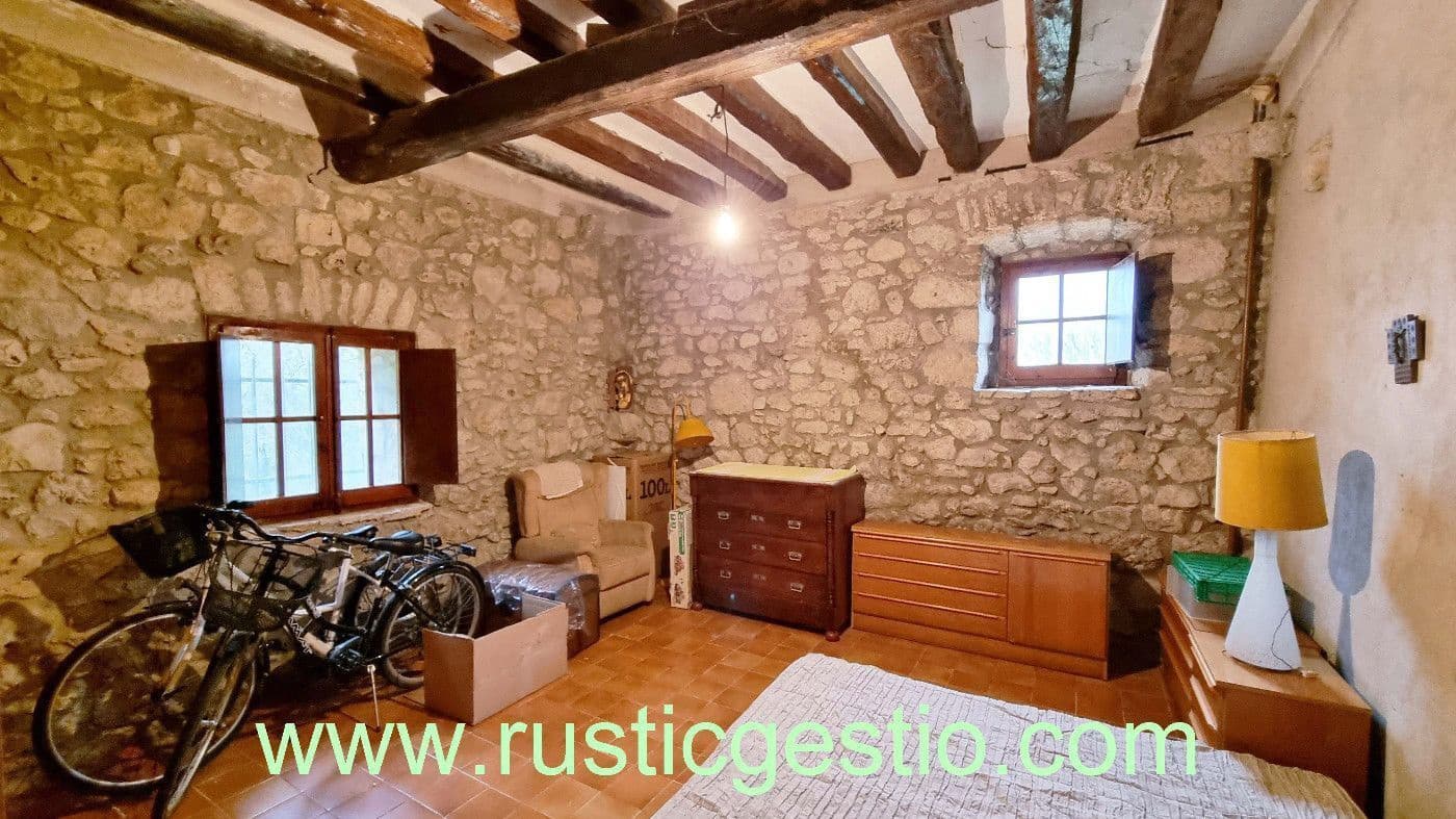 8 soveværelse Finca/Landehus til salg i Porqueres med garage - € 600.000 (Ref: 9168686)