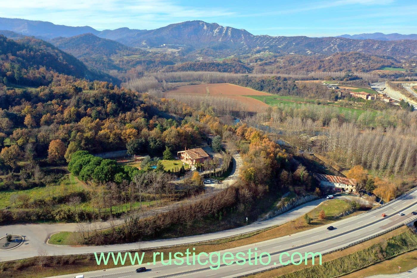 12 bedroom Finca/Country House for sale in Oris with pool garage - € 920,000 (Ref: 9168688)