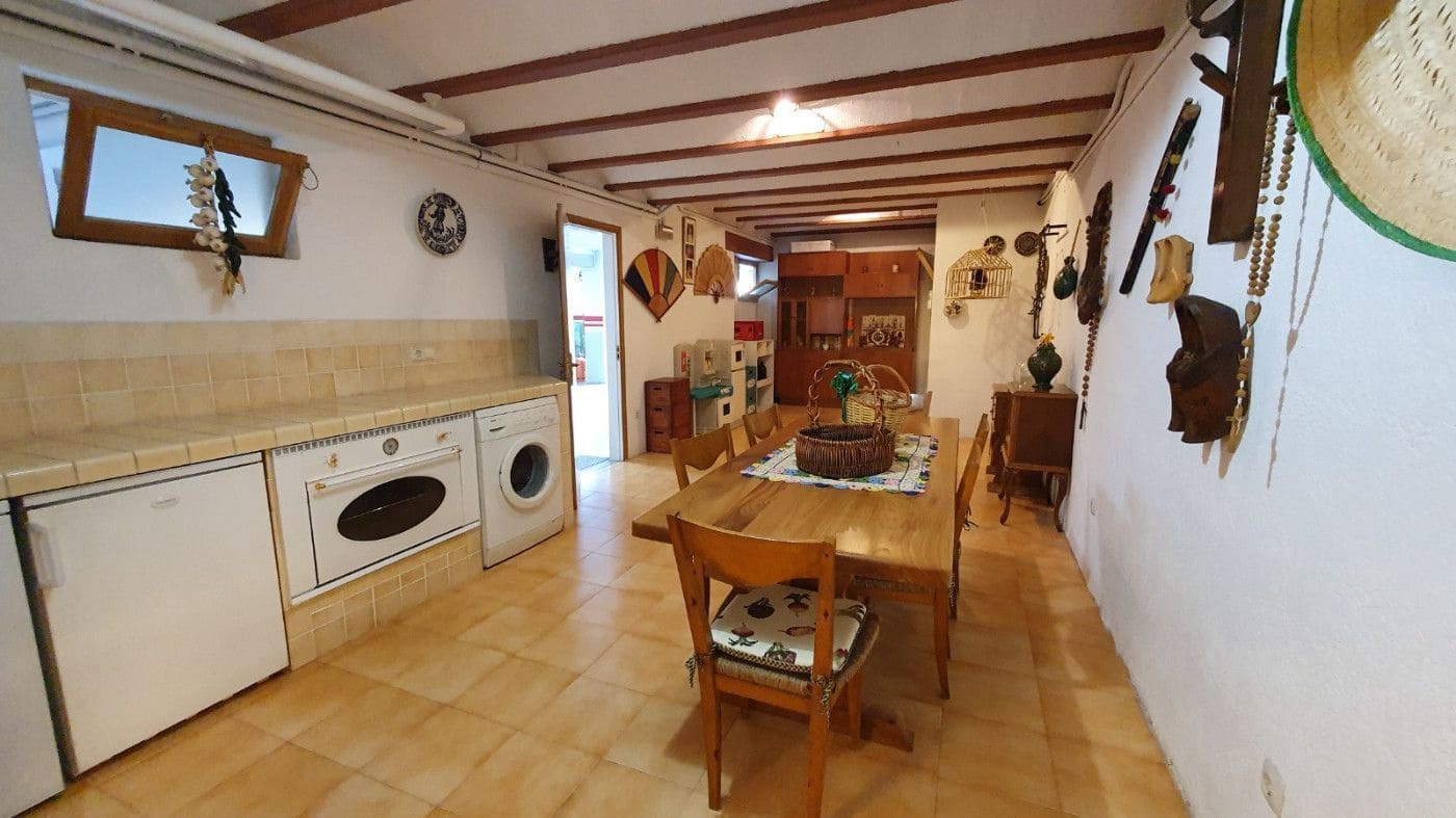 12 bedroom Finca/Country House for sale in Oris with pool garage - € 920,000 (Ref: 9168688)