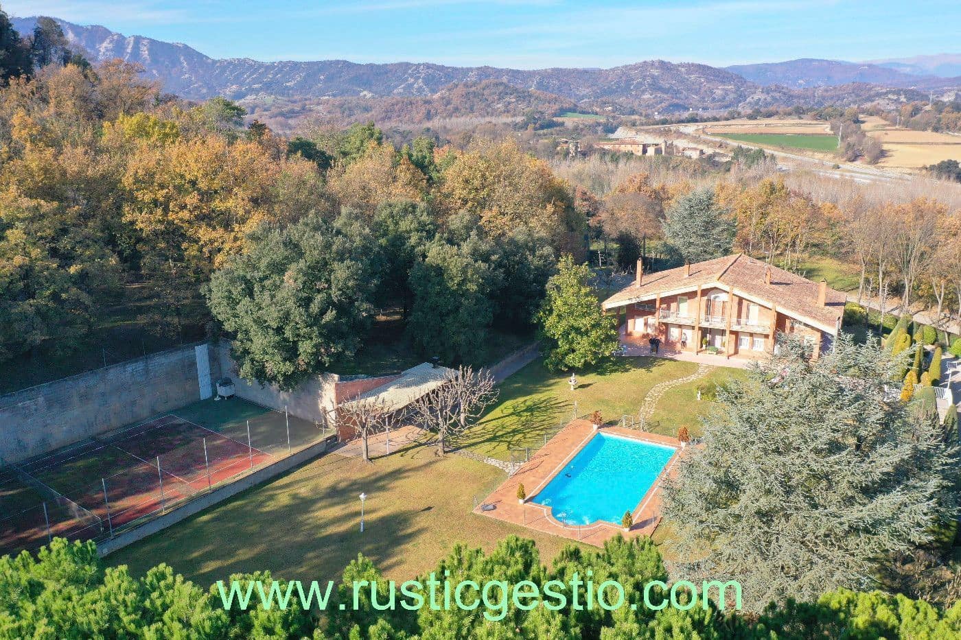 12 bedroom Finca/Country House for sale in Oris with pool garage - € 920,000 (Ref: 9168688)