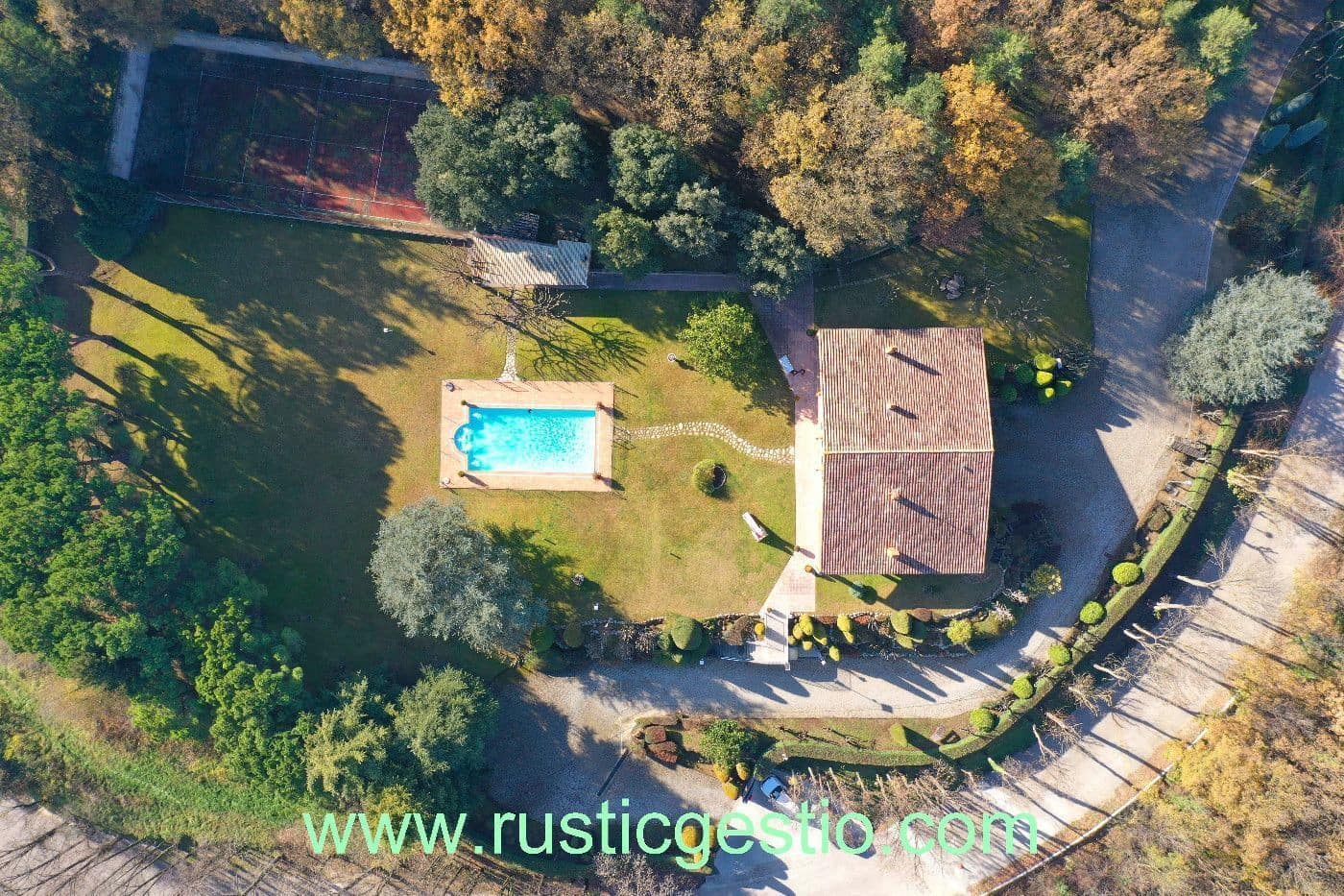 12 bedroom Finca/Country House for sale in Oris with pool garage - € 920,000 (Ref: 9168688)